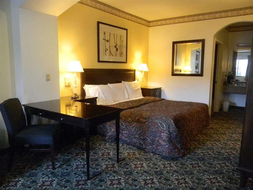 Homebridge And Motel Beaumont